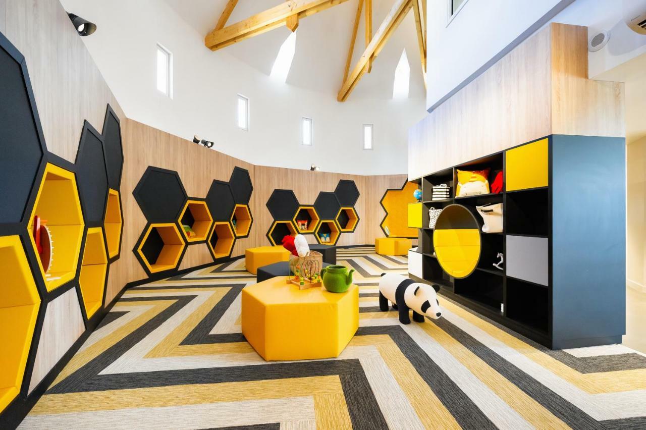 Staycity Aparthotels Near Disneyland Paris Bailly-Romainvilliers Exteriör bild
