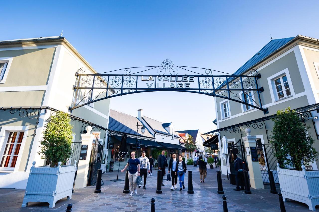 Staycity Aparthotels Near Disneyland Paris Bailly-Romainvilliers Exteriör bild